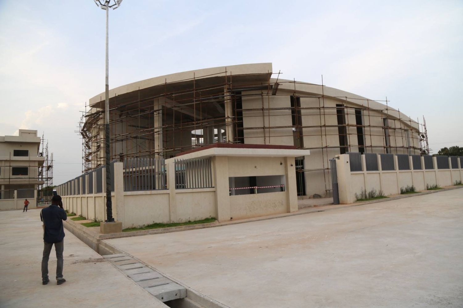 -djeguele-festival--visite-du-chantier-du-palais-de-la-culture-de-boundiali-6-1600-1000-80